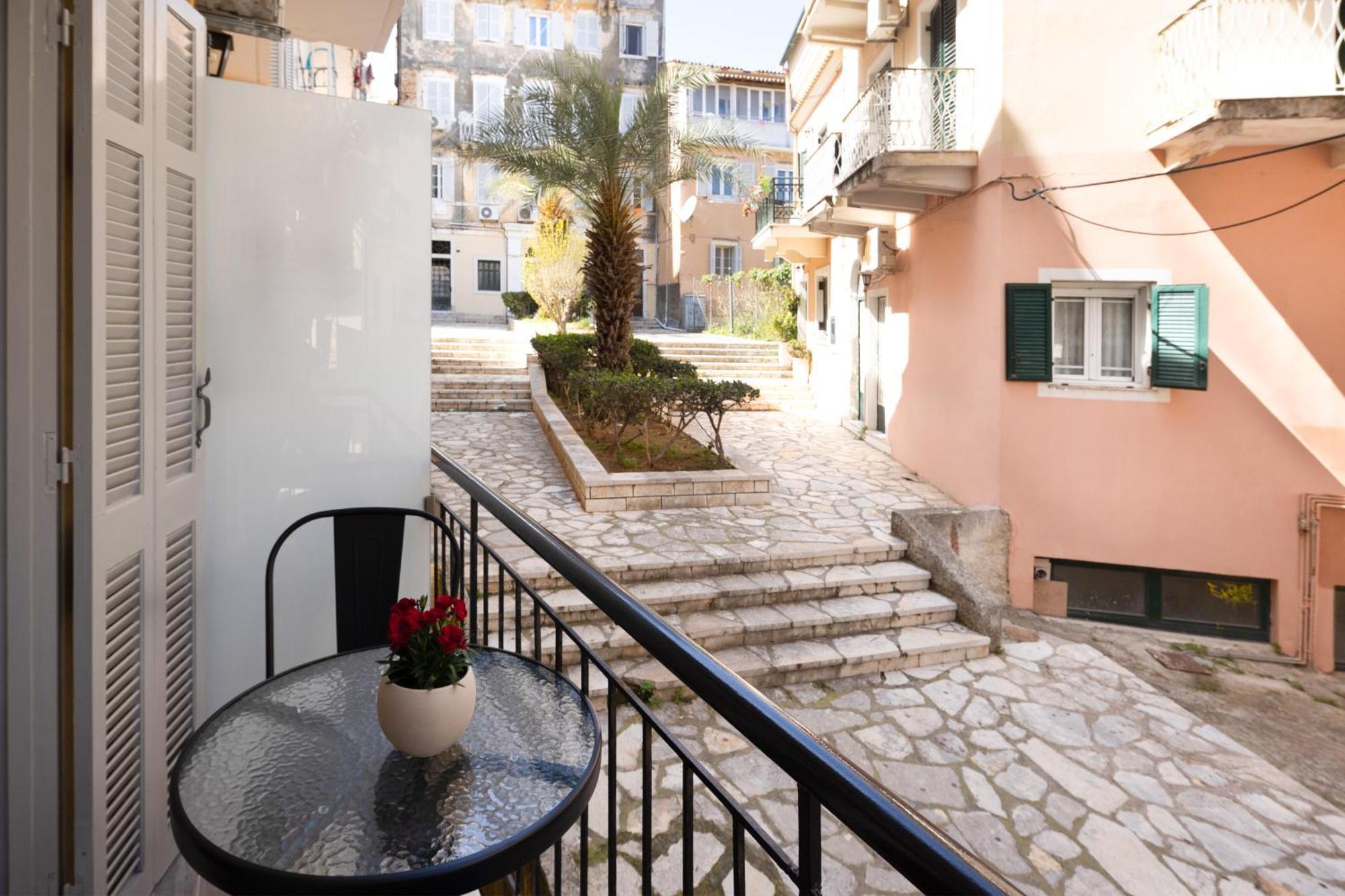 Nefeli Boutique City Suite コルフ島 エクステリア 写真