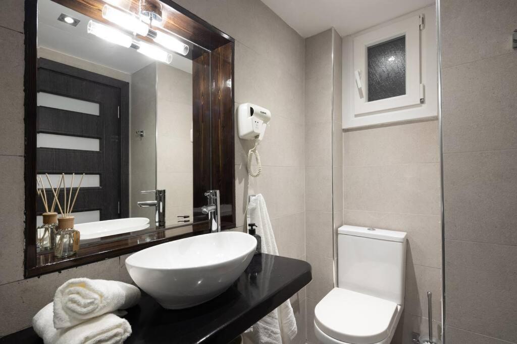 Nefeli Boutique City Suite コルフ島 エクステリア 写真