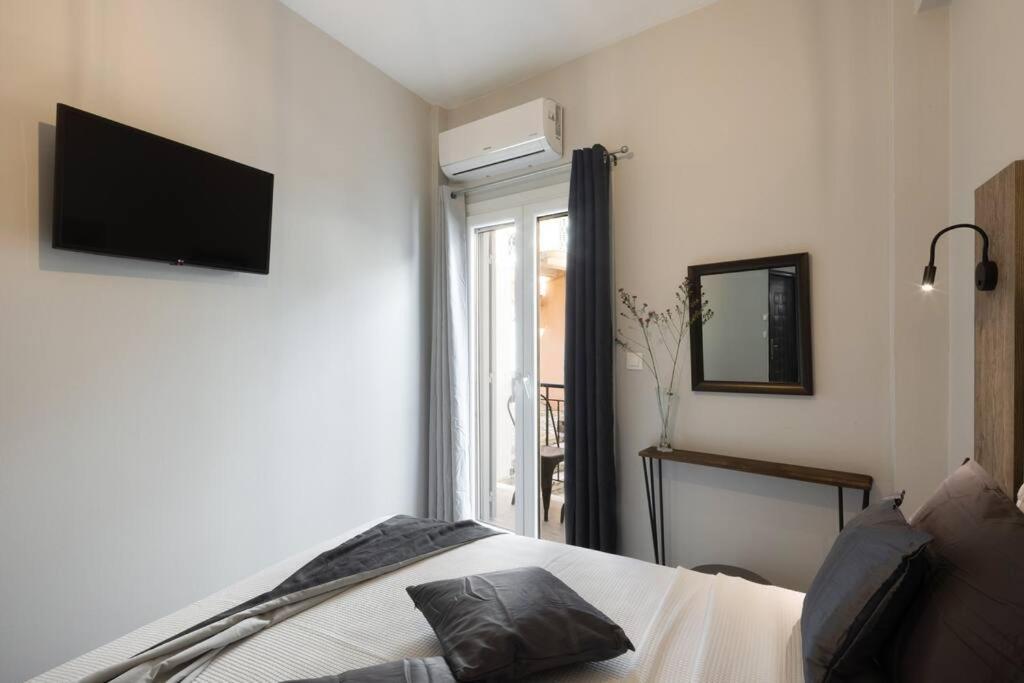Nefeli Boutique City Suite コルフ島 エクステリア 写真