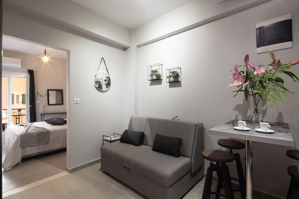 Nefeli Boutique City Suite コルフ島 エクステリア 写真