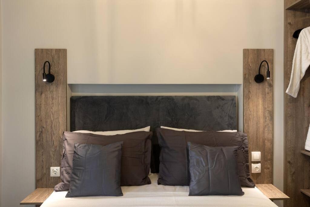 Nefeli Boutique City Suite コルフ島 エクステリア 写真